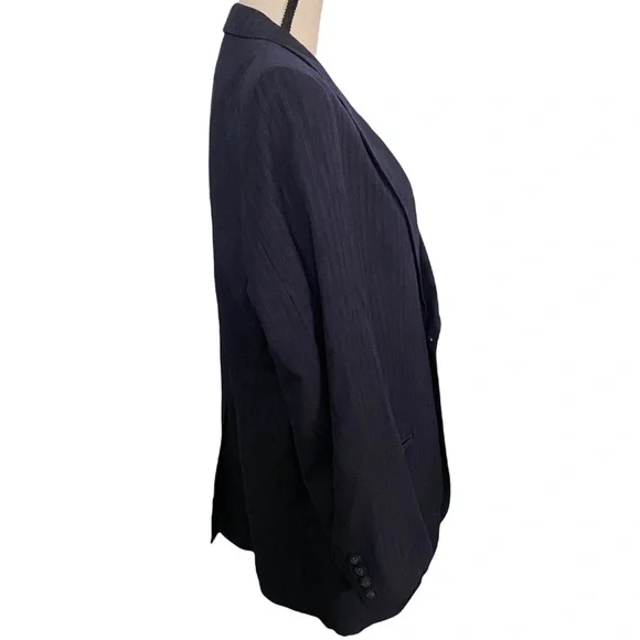 Sold!!!!!Neiman Marcus Navy Blue Pin Striped Blazer - Picture 4 of 14